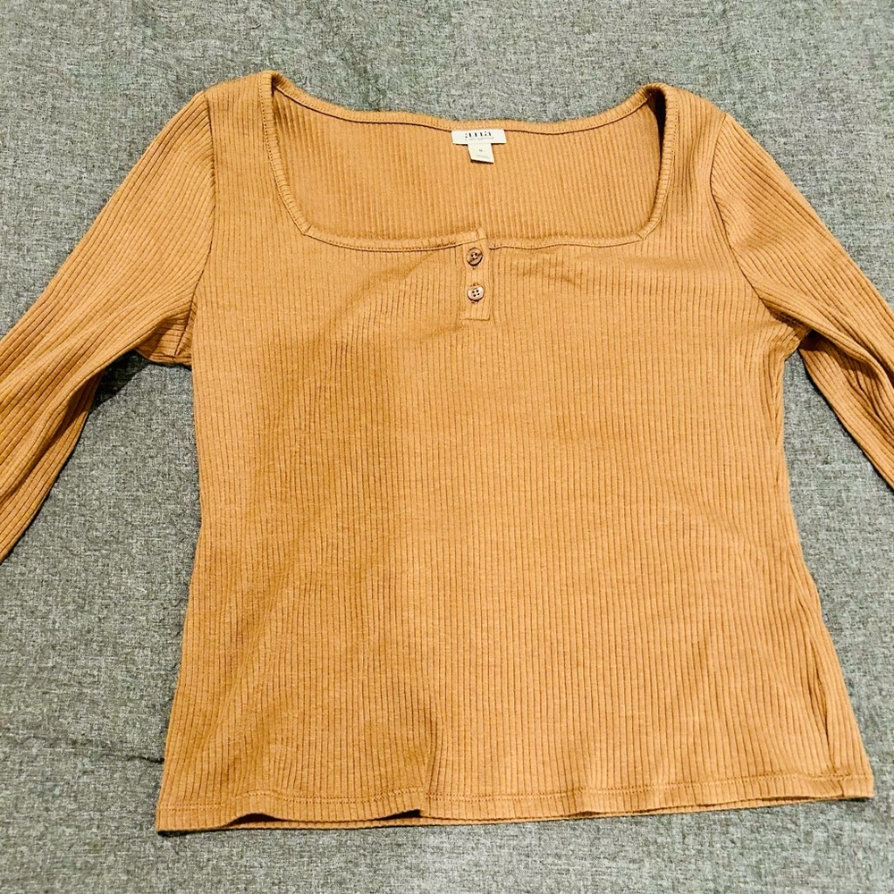 Ribbed mauve brown top